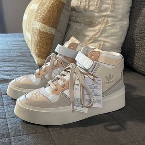 BRAND NEW ADIDAS Forum Bomega Mid Size 9